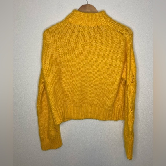 Urban Outfitters Yellow Tulip Knit Turtleneck Chunky Sweater Size Medium - Picture 7 of 7